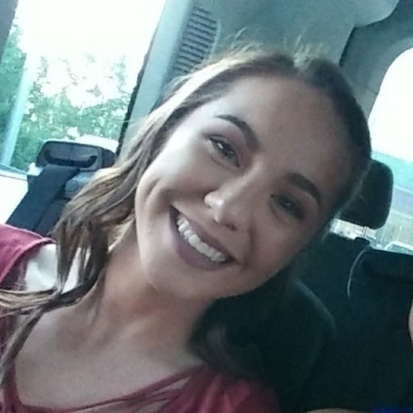 Meet your Posher, Jessica - Picture 1 of 1